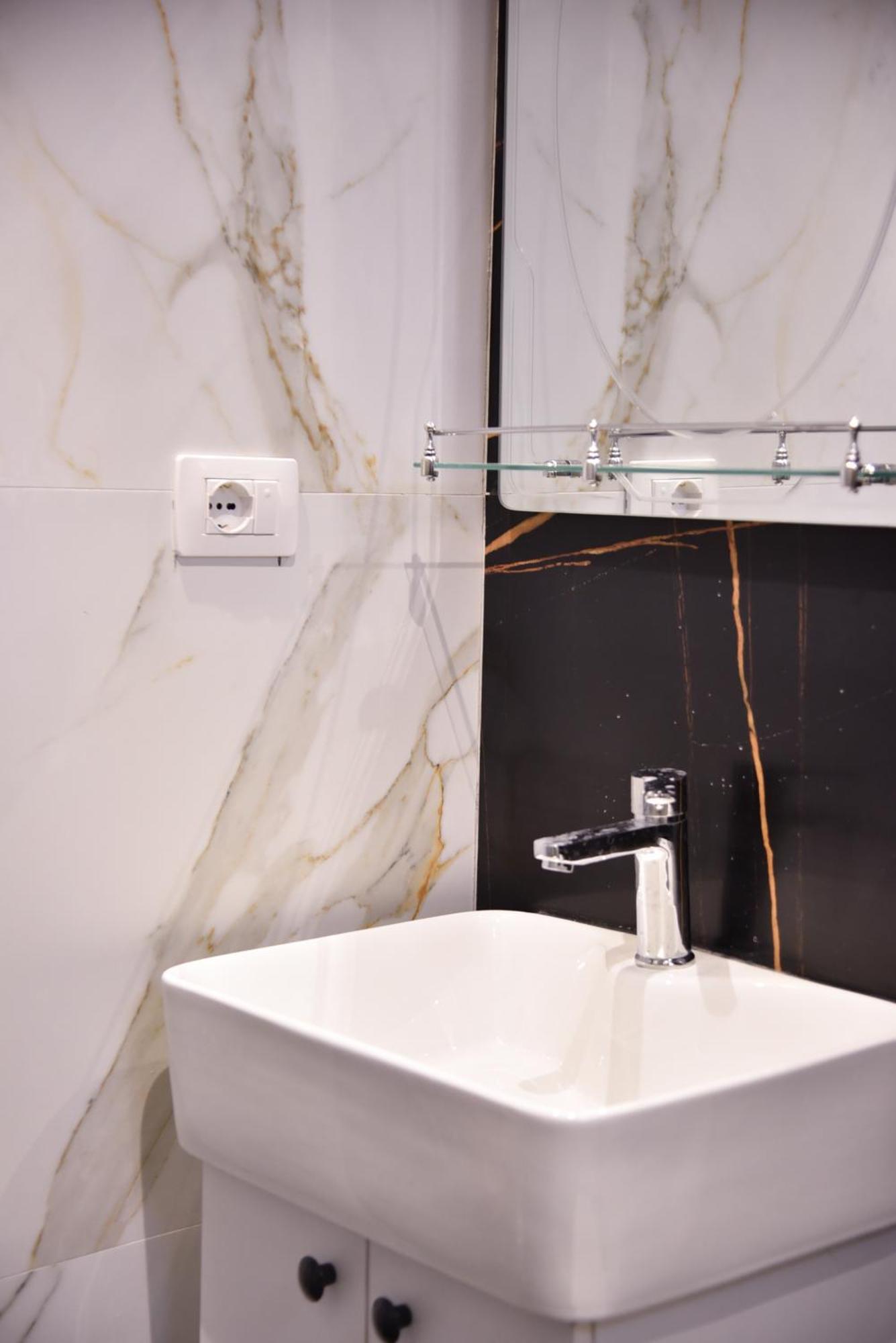 City Center Inn Shkodër エクステリア 写真