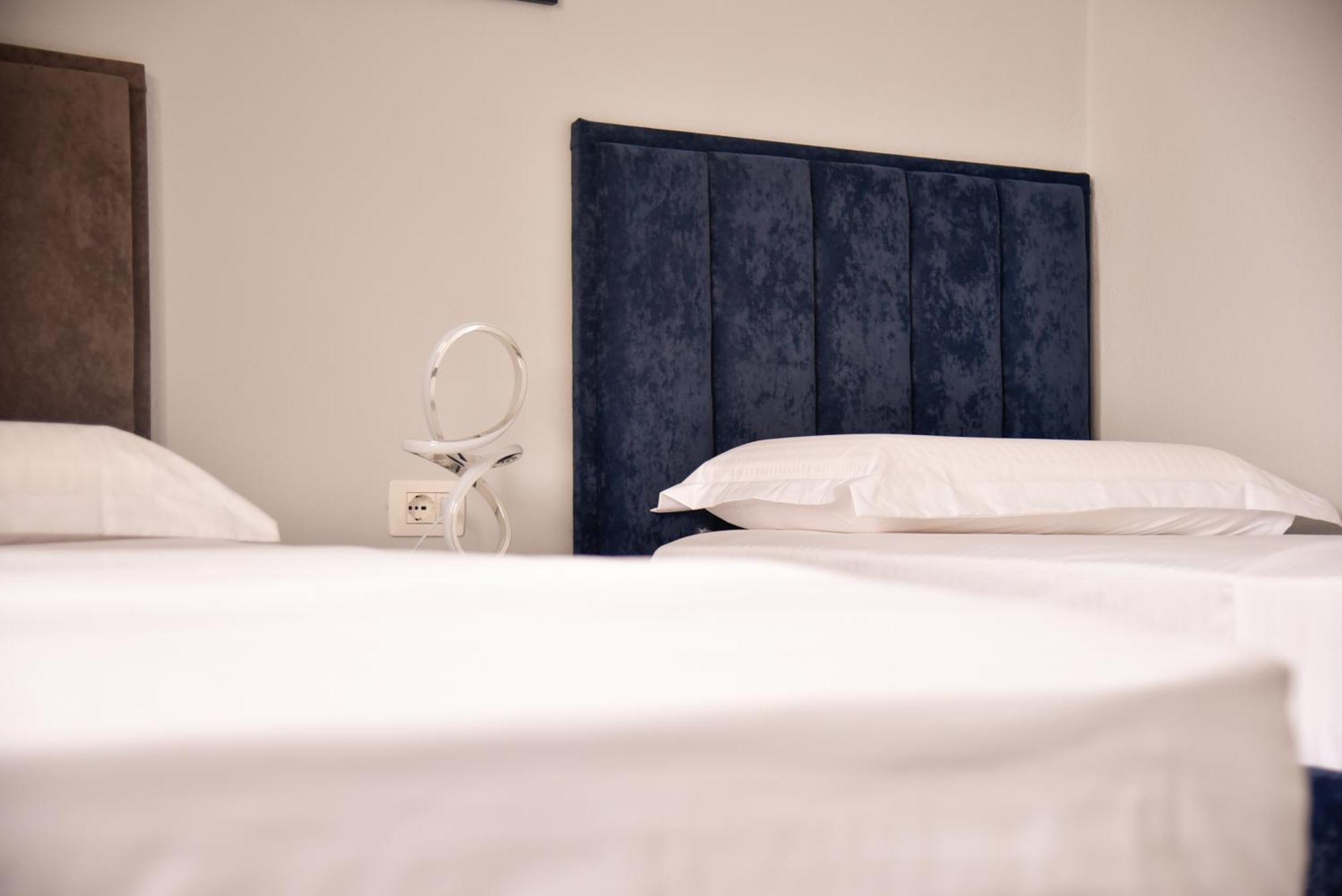 City Center Inn Shkodër エクステリア 写真