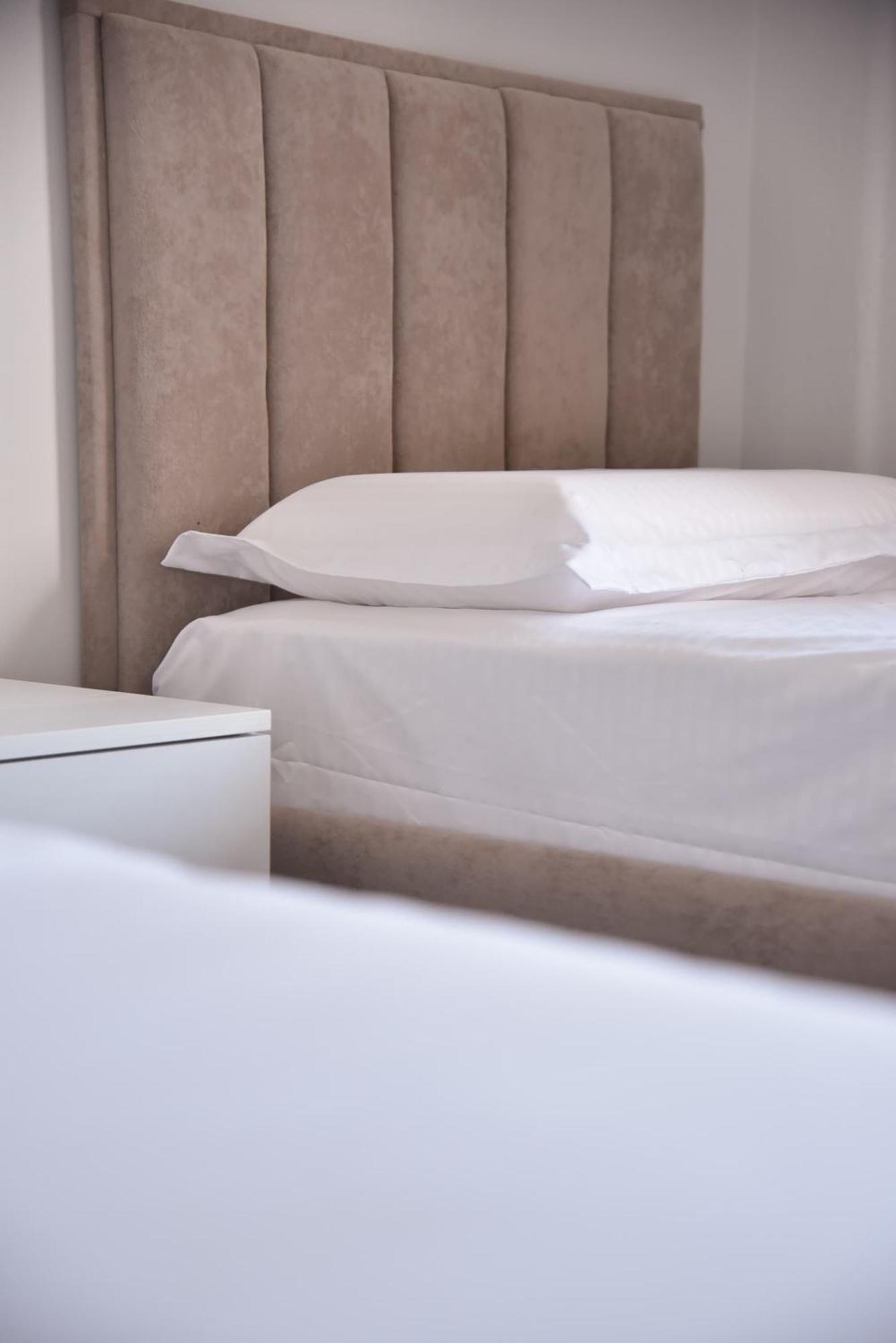 City Center Inn Shkodër エクステリア 写真